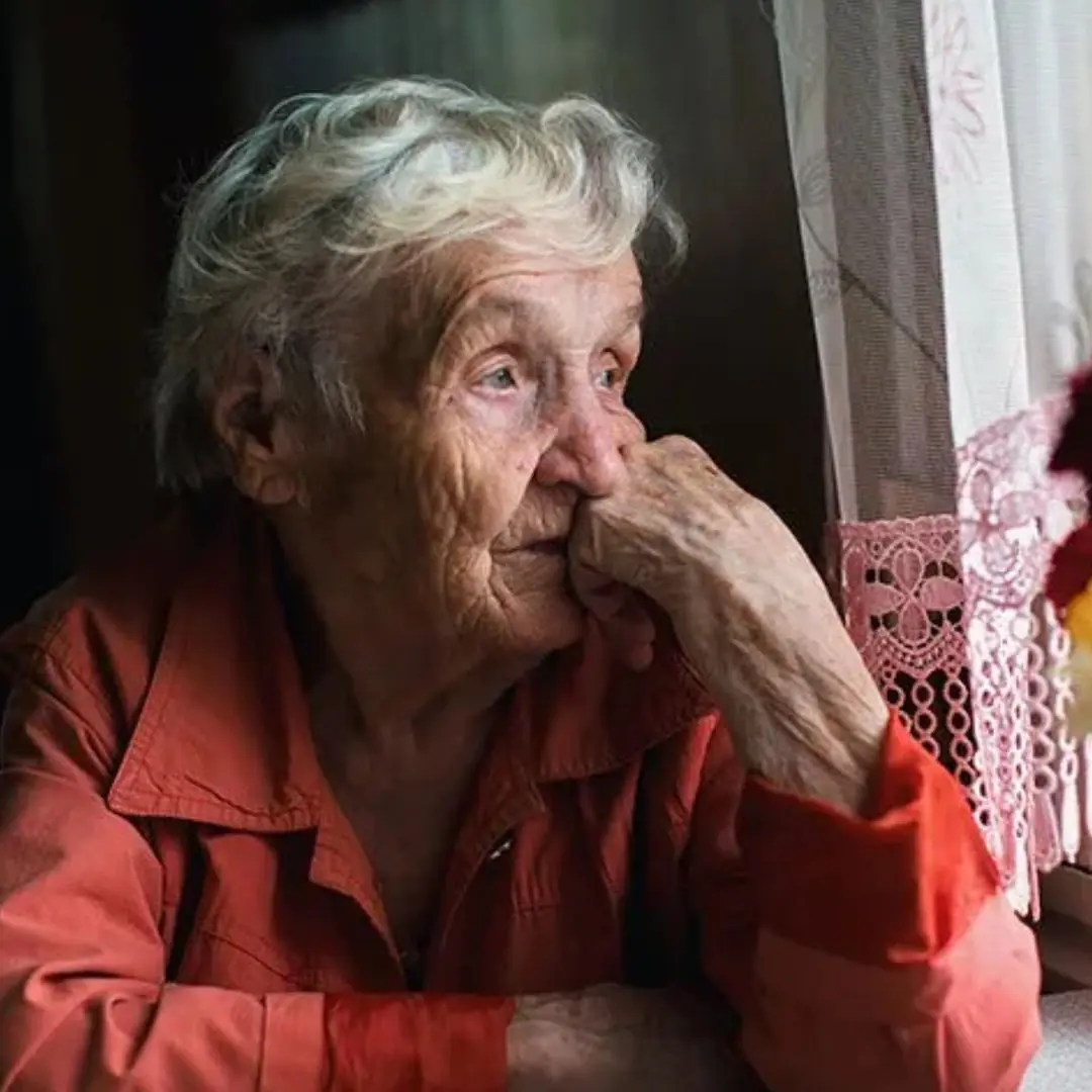 Older Mom Who Became Homeless Due to 3 Sons Cries When Lawyer Says She Gets $1M Mansion