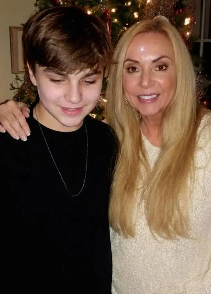 A Christmas Moment That Tells a Story of Love Beyond Blood